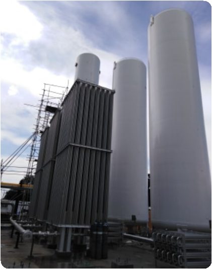 Supported nitrogen plant pipe run beside generation equipment